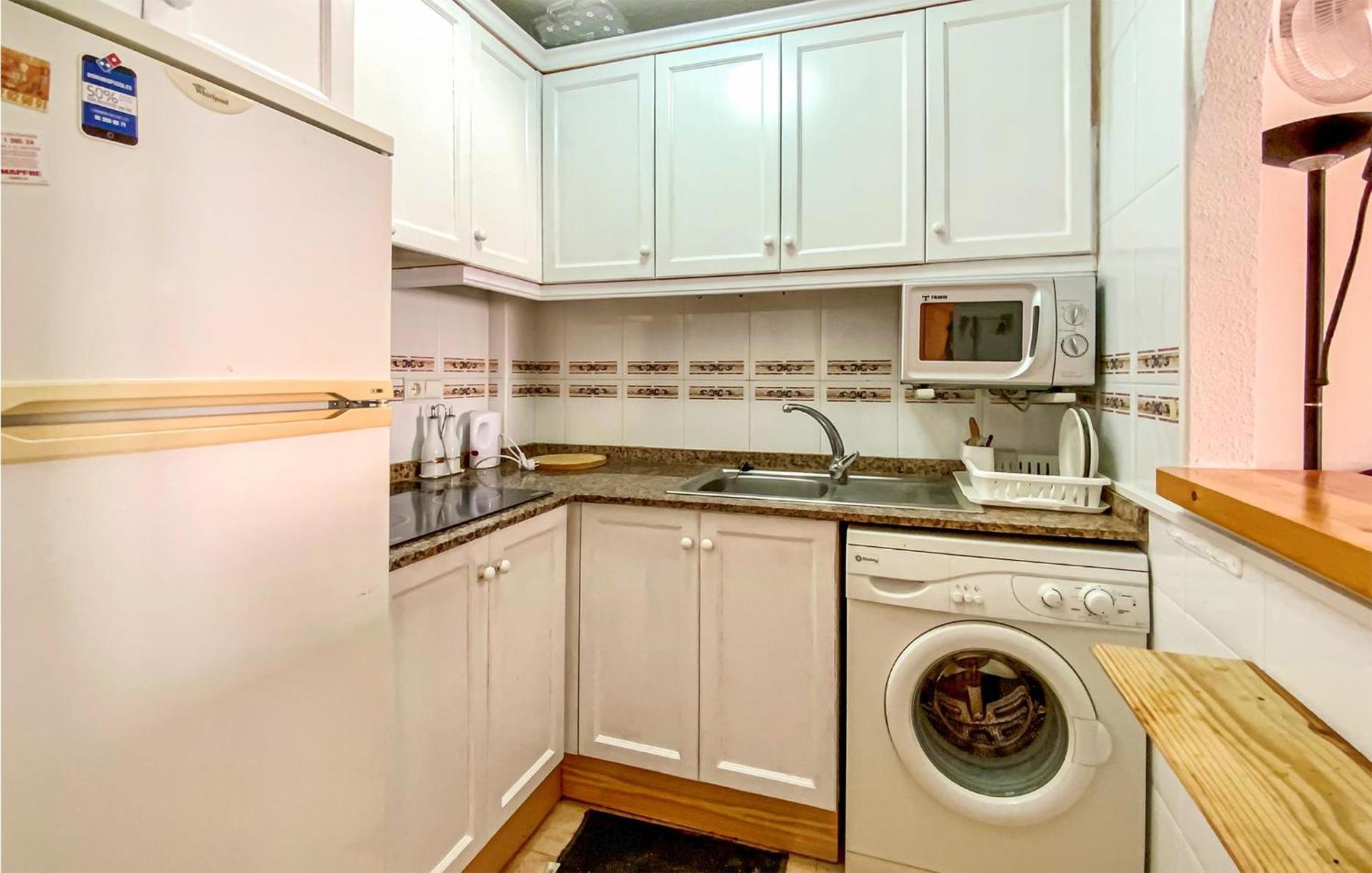 1 Bedroom Pet Friendly Apartment In Torrevieja Exterior foto