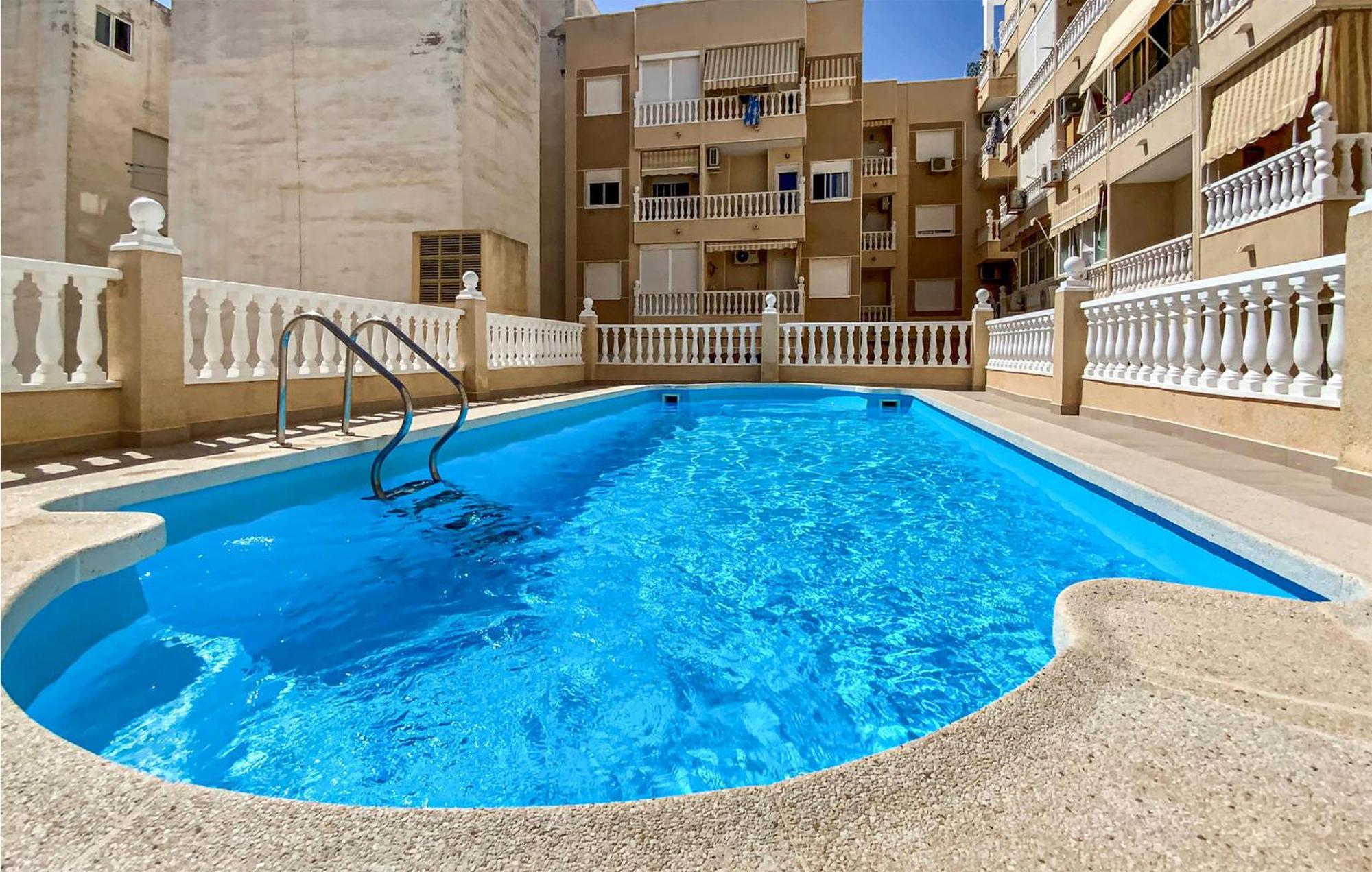 1 Bedroom Pet Friendly Apartment In Torrevieja Exterior foto
